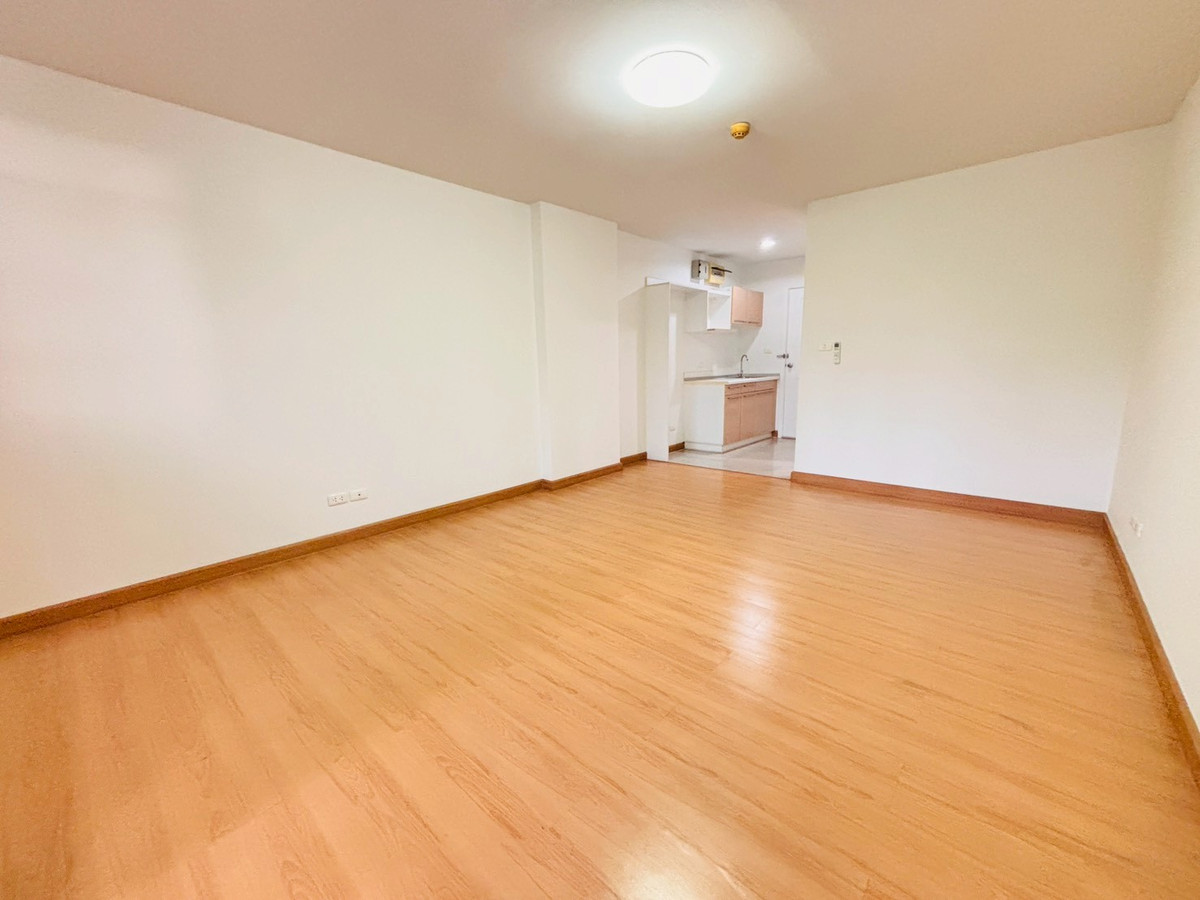 For SaleCondoOnnut, Udomsuk : Selling cheap, free transfer!! Condo, big room, 3 min BTS On Nut, The Link Sukhumvit 50 Condo for Sale Free Transfer!! 3 min BTS Onnut Station The Link Sukhumvit 50 Bigroom