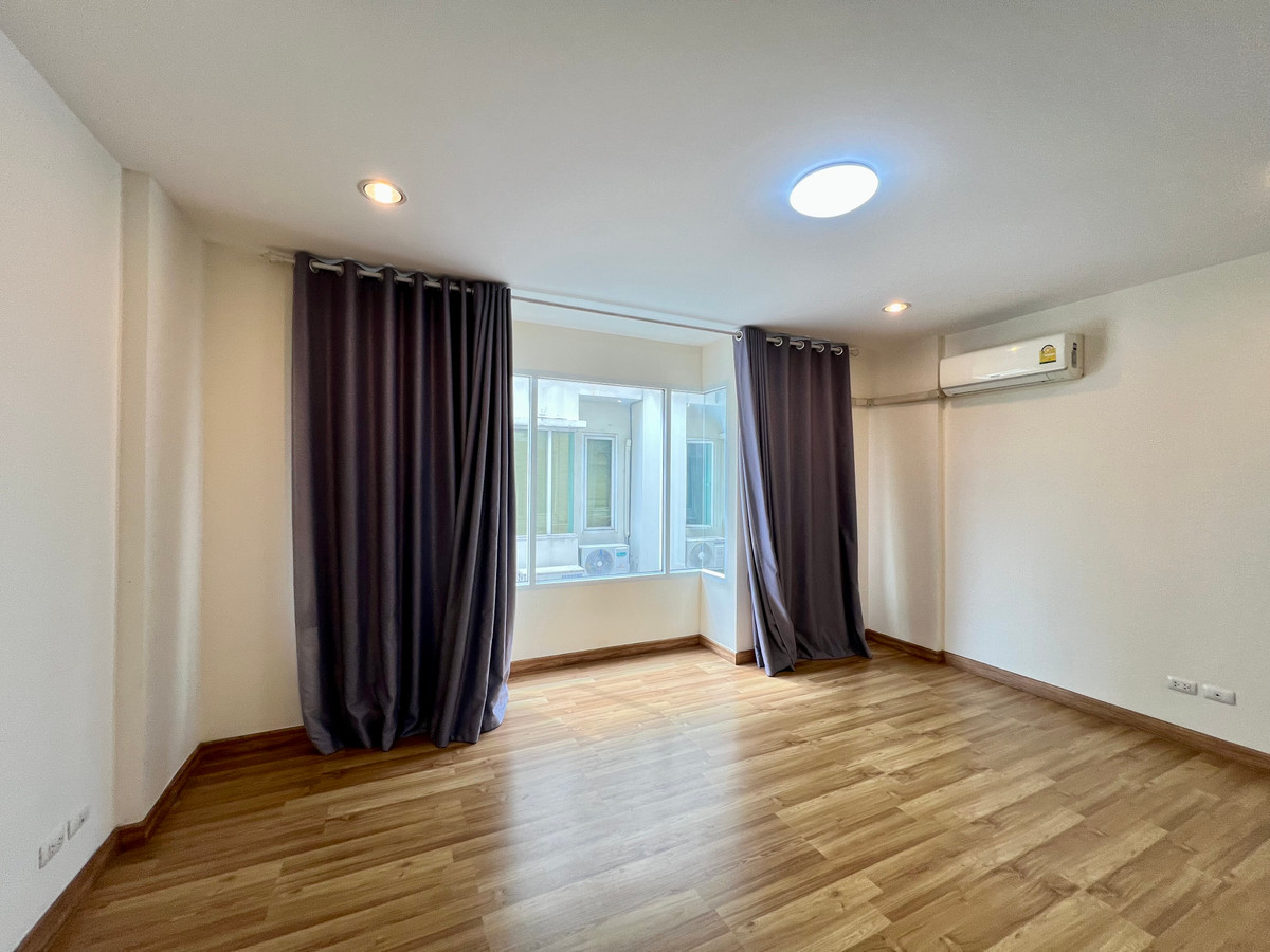 ขายทาวน์โฮมเกษตร นวมินทร์ ลาดปลาเค้า : ขายทาวน์โฮม 3 ชั้น Premium Place 9 เอกมัย–รามอินทรา (ถนนสุคนธสวัสดิ์) | สไตล์โมเดิร์น พื้นที่ใช้สอยใหญ่ เดินทางสะดวก