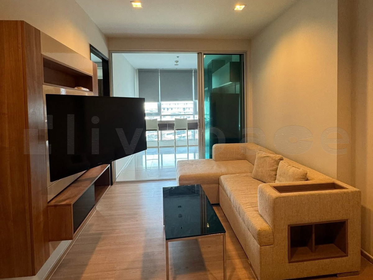 For RentCondoSathorn, Narathiwat : ▚ LF188ツ For Rent: Rhythm Sathorn – 1 Bed 45.3 sqm. 🏙️🛋️ Building S, Low-Mid Floor, Cool Direction, Perfect for High-Floor Avoiders, Fully Furnished