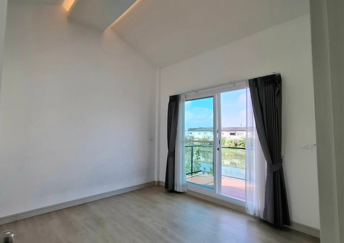 ขายบ้านนนทบุรี บางใหญ่ บางบัวทอง : ✨ บ้านเดี่ยว 5 ห้องนอน พร้อมอยู่ เดอะ ลิฟวิ่ง 3 บาย คุณาลัย  ต้นซอยวัดลาดปลาดุก บางบัวทอง บ้านนนทบุรี