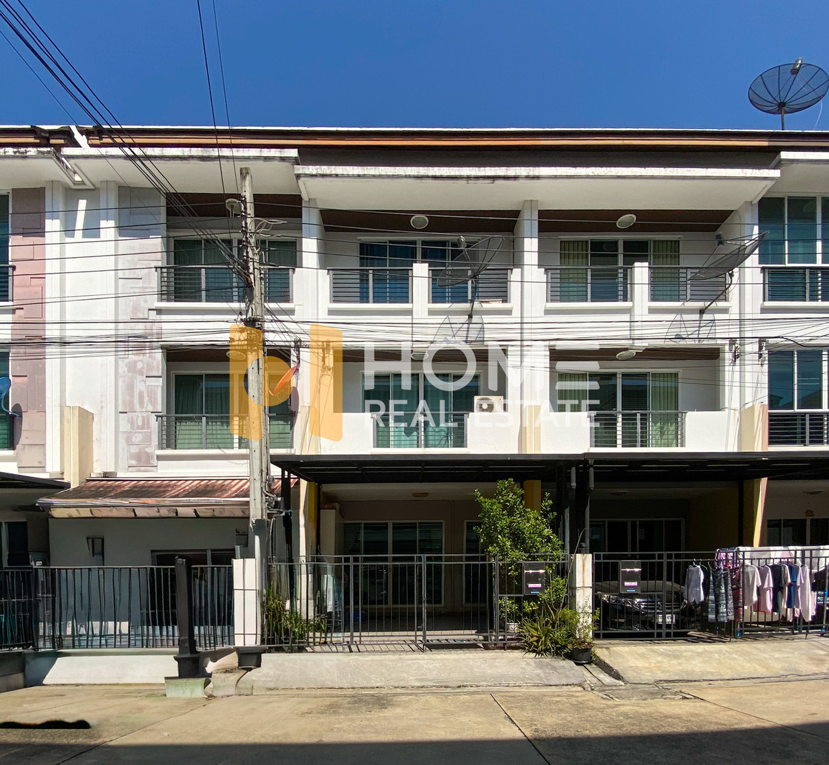 For SaleTownhomeEakachai, Bang Bon : Townhome Baan Klang Muang Essence Sathorn - Taksin 2 / 4 Bedrooms (FOR SALE), Baan Klang Muang Sathorn - Taksin 2 / Townhome 4 Bedrooms (FOR SALE) BALL056