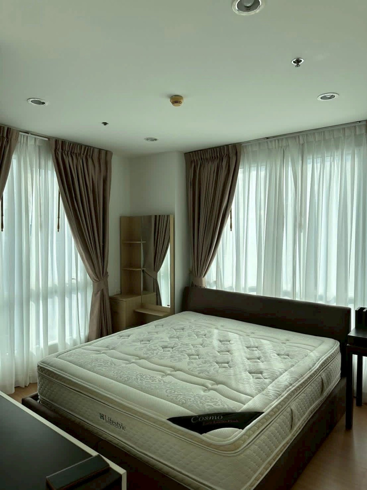 For RentCondoRatchathewi,Phayathai : The complete Ratchaprarop, 2 bedroom, 2 bathrooms, 60 sq m, floor 24th ★. Near BTS Victory Monument, near Siam Paragon, Central World, King Power.