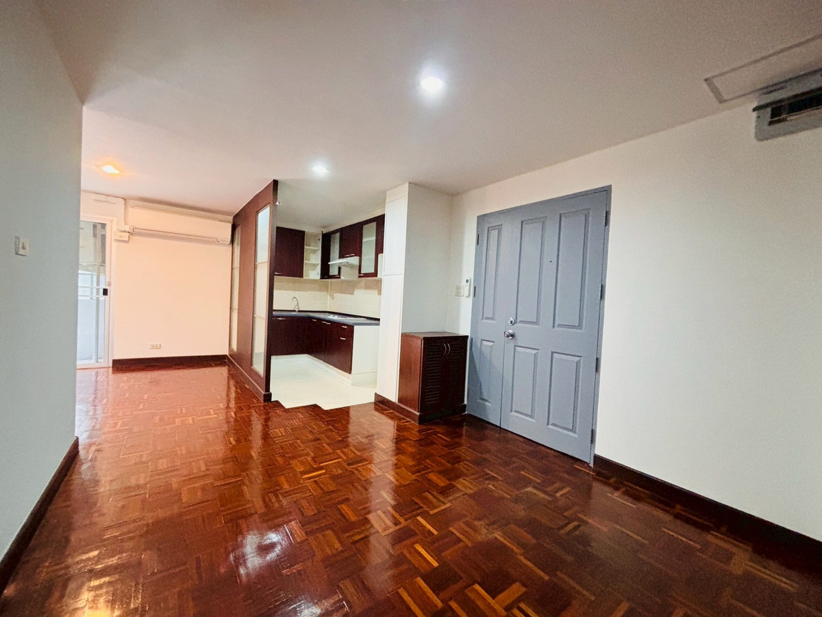 ขายคอนโดคลองเตย กล้วยน้ำไท : ขายถูก ฟรีโอน!! คอนโด 2 นอน 4 นาที BTS พระโขนง วอเตอร์ฟอร์ด พาร์ค พระราม 4 Condo for Sale Free Transfer!! 2 Bedroom 4 min BTS Phra Khanong Station Waterford Park Rama 4