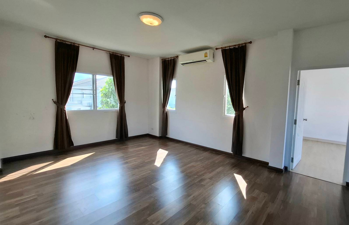 ขายบ้านนนทบุรี บางใหญ่ บางบัวทอง : ✨ บ้านเดี่ยว 5 ห้องนอน พร้อมอยู่ เดอะ ลิฟวิ่ง 3 บาย คุณาลัย  ต้นซอยวัดลาดปลาดุก บางบัวทอง บ้านนนทบุรี