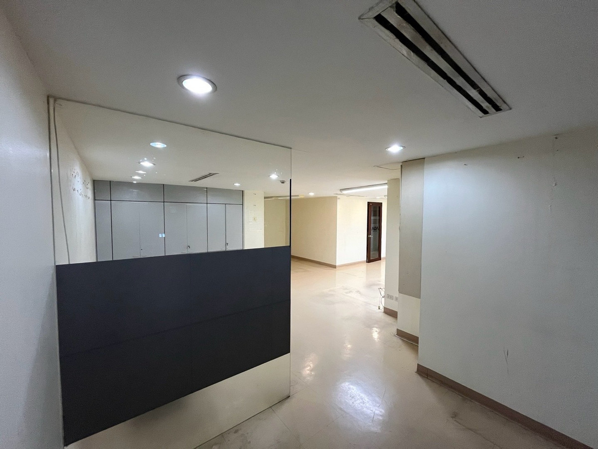 ให้เช่าสำนักงานสุขุมวิท อโศก ทองหล่อ : ให้เช่า สำนักงาน 115 ตารางเมตร ชั้น 6 สุขุมวิท 21 อโศก ใกล้ รถไฟฟ้า MRT สุขุมวิท 350 เมตร