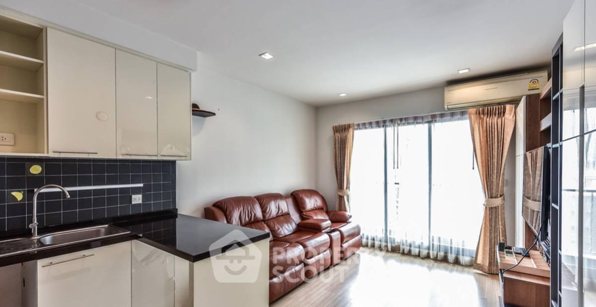 For SaleCondoSathorn, Narathiwat : 2-BR Condo at The Seed Mingle Sathorn-Suanplu near BTS Sala Daeng