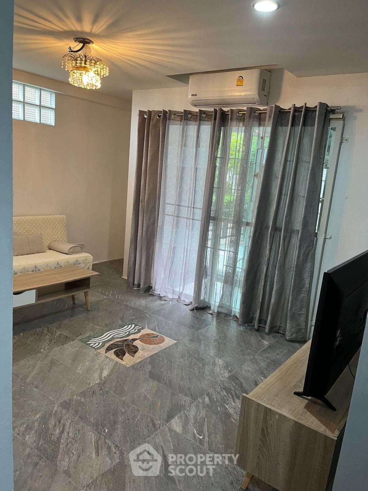 For SaleCondoKhlongtoei, Kluaynamthai : 2-BR Condo at Waterford Park Rama 4 near BTS Phra Khanong