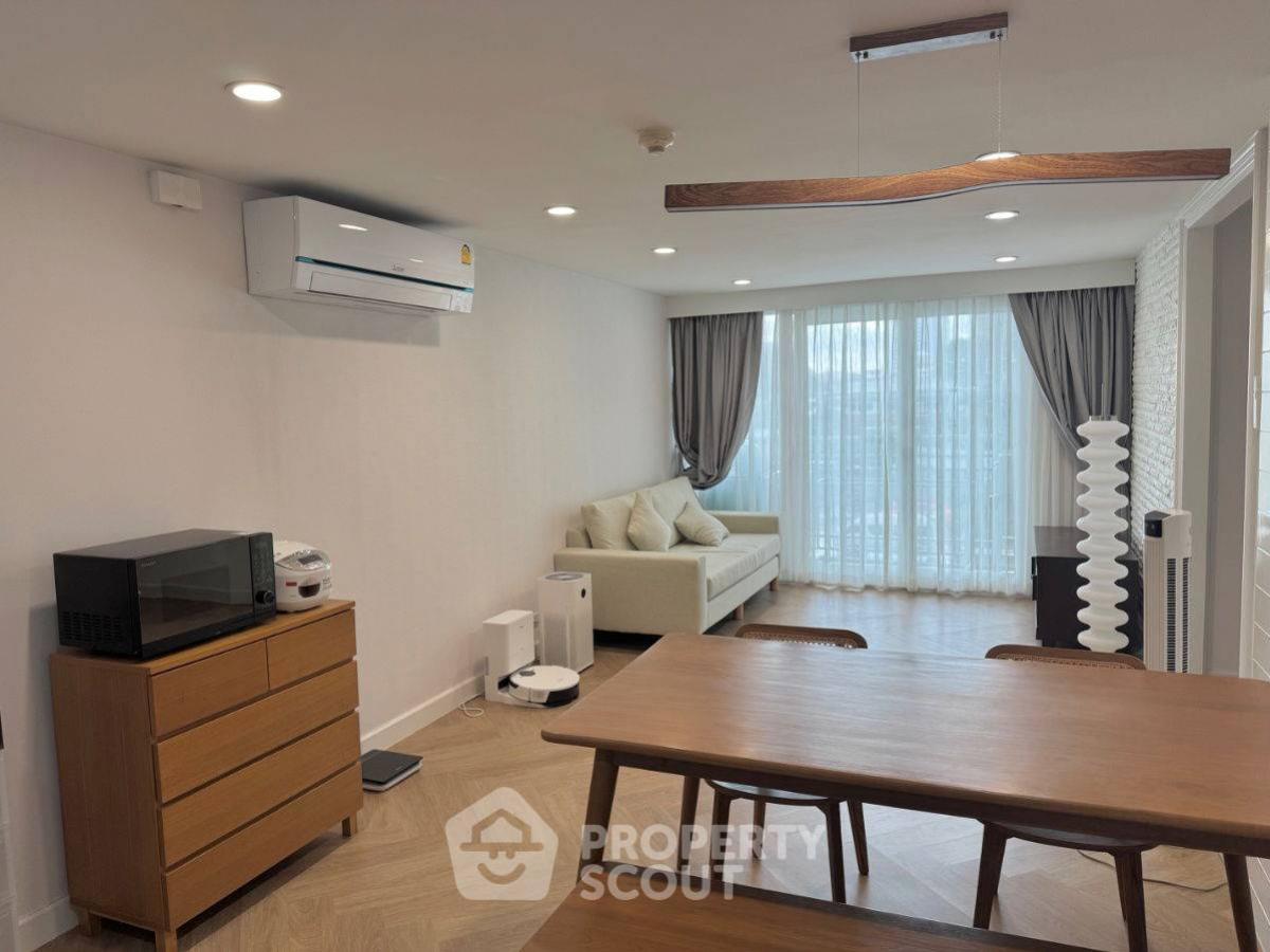 For SaleCondoSathorn, Narathiwat : 2-BR Condo at Baan Siri Sathorn Suanplu Condominium close to Naradhiwas Rajanagarindra