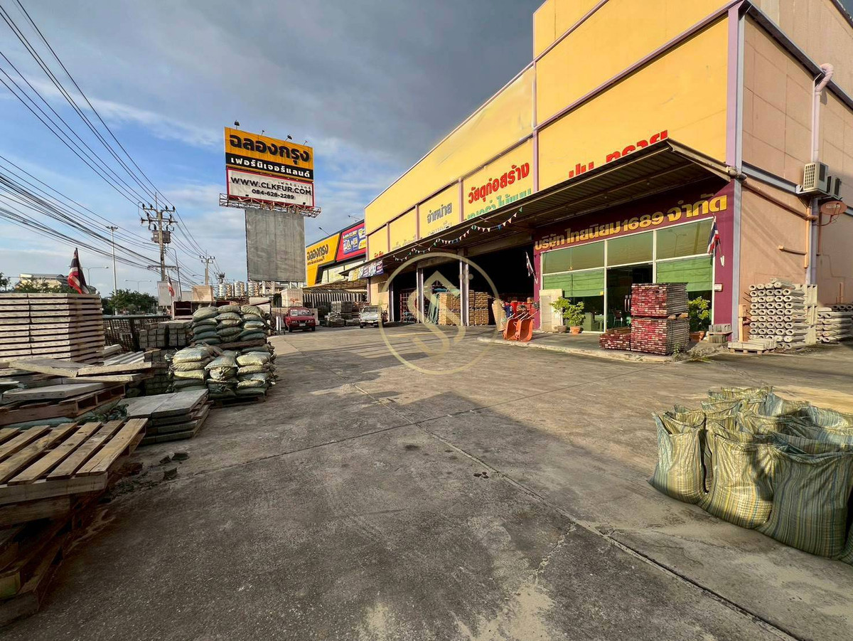 ให้เช่าโกดังปิ่นเกล้า จรัญสนิทวงศ์ : ให้เช่าโกดัง ขนาดใหญ่  1,100 ตารางเมตร  ริมถนนราชพฤกษ์  ใกล้สามเสนวิลล่า ราชพฤกษ์