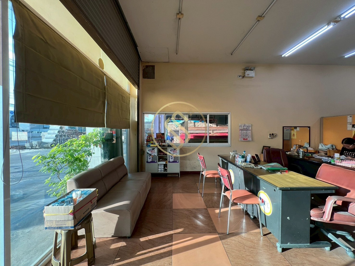 ให้เช่าโกดังปิ่นเกล้า จรัญสนิทวงศ์ : ให้เช่าโกดัง ขนาดใหญ่  1,100 ตารางเมตร  ริมถนนราชพฤกษ์  ใกล้สามเสนวิลล่า ราชพฤกษ์