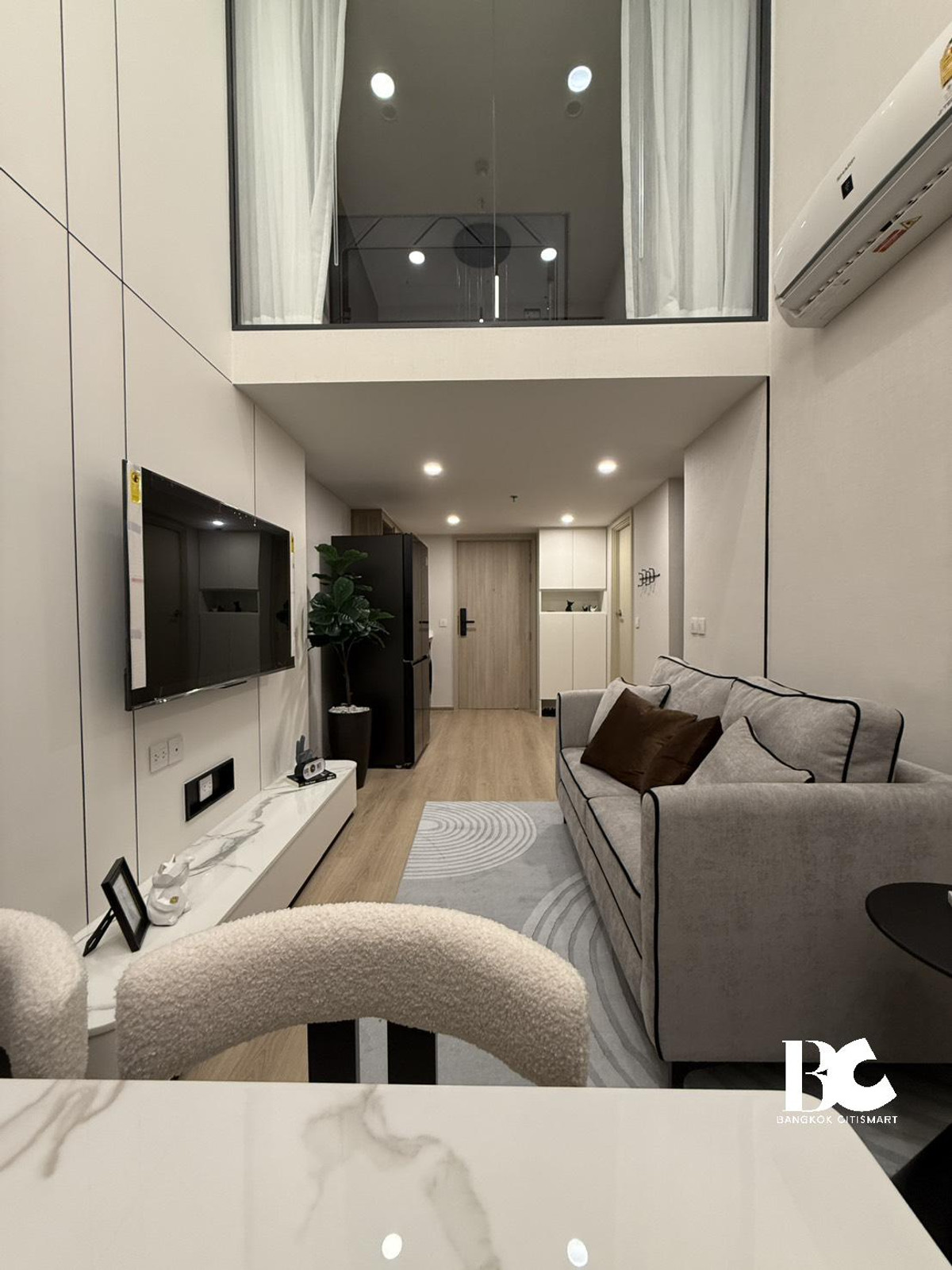 ให้เช่าคอนโดคลองเตย กล้วยน้ำไท : 🔥 Brand new Duplex 1 bedroom for rent at Life rama4-asoke 🔥