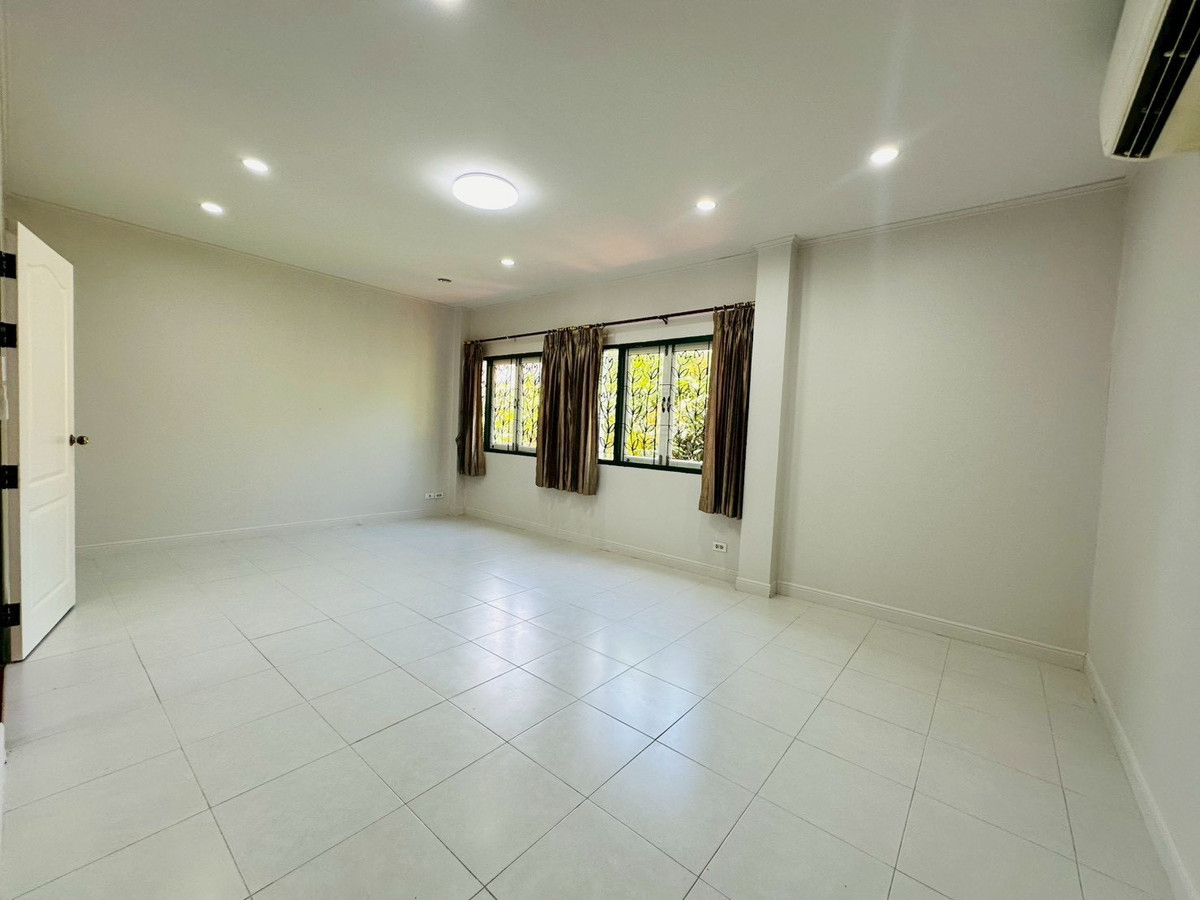 ขายบ้านเสรีไทย-นิด้า : ขายทาวน์เฮ้าส์ บ้านแมกไม้วัชรพล สุขาภิบาล 5  รหัส : T8225