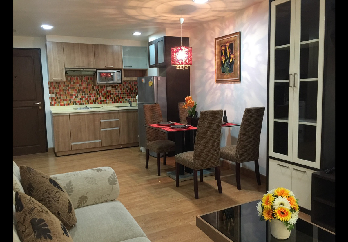 ให้เช่าคอนโดสุขุมวิท อโศก ทองหล่อ : ✨ The Alcove 49 – ใจกลางทองหล่อ พร้อมอยู่ คุ้มทุกมุม! ✨ ห้องใหญ่ 51 ตร.ม. 1 ห้องนอน 1 ห้องน้ำ รีโนเวทใหม่ทั้งห้อง เฟอร์นิเจอร์ครบ ครัวแยก พื้นที่กว้างอยู่สบาย 🍃 โทร.0994629391 เบิร์ด