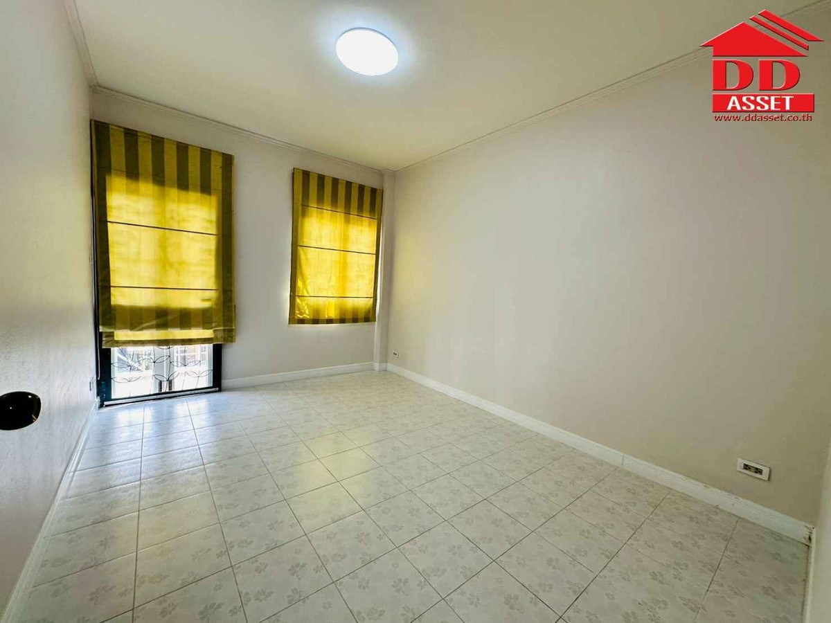 ขายบ้านเสรีไทย-นิด้า : ขายทาวน์เฮ้าส์ บ้านแมกไม้วัชรพล สุขาภิบาล 5  รหัส : T8225