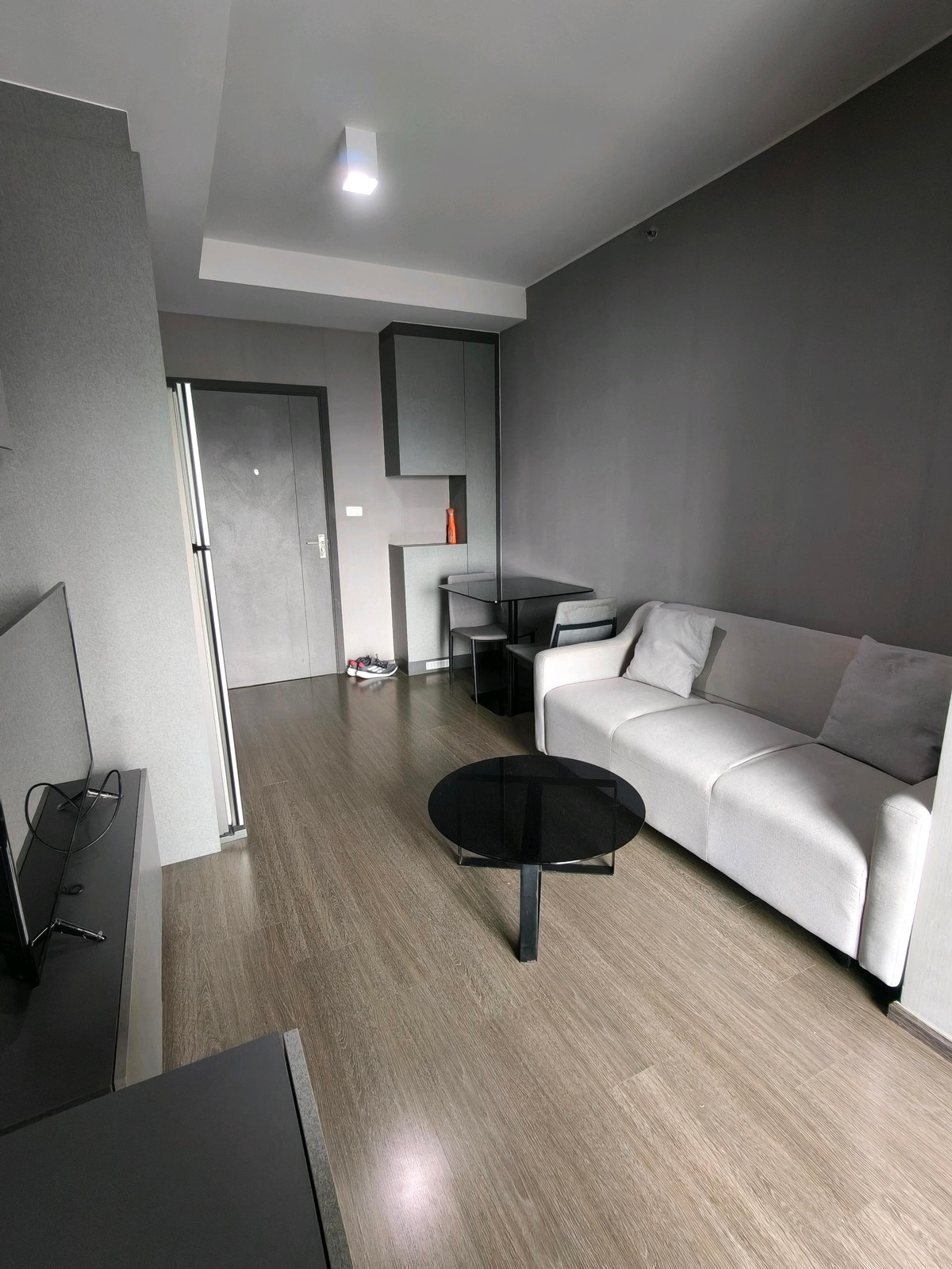 For RentCondoOnnut, Udomsuk : 🔥 (Best price!) For rent IDEO Sukhumvit 93 
 ✨ One step! Next to BTS Bang Chak (0 meters) | Large room 35 sq m | High floor, open view! 
 
 Condo in a great location for real city people! Get off the building and step onto the subway. No need to connect t