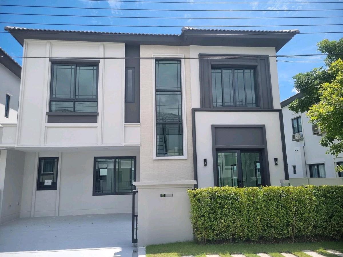 For RentHouseSamut Prakan,Samrong : 📌 Good location, convenient travel, near BTS Bangna and BTS Bearing, fully furnished and decorated. Ready to move in!!