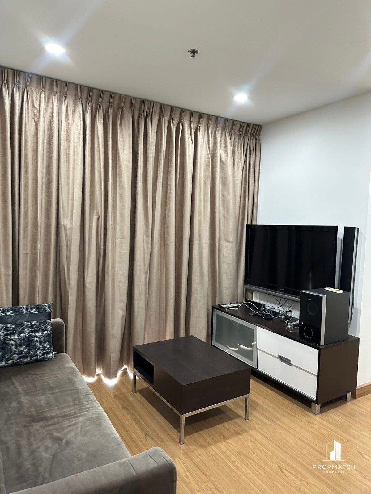 ให้เช่าคอนโดราชเทวี พญาไท : ✨Flash Deal ✨The Complete Rajprarop( 2Bed 2Bath 65SQM.) แต่งครบพร้อมอยู่ !! เพียง 25,000บาทต่อเดือน Tel.0981315848 @propmatch