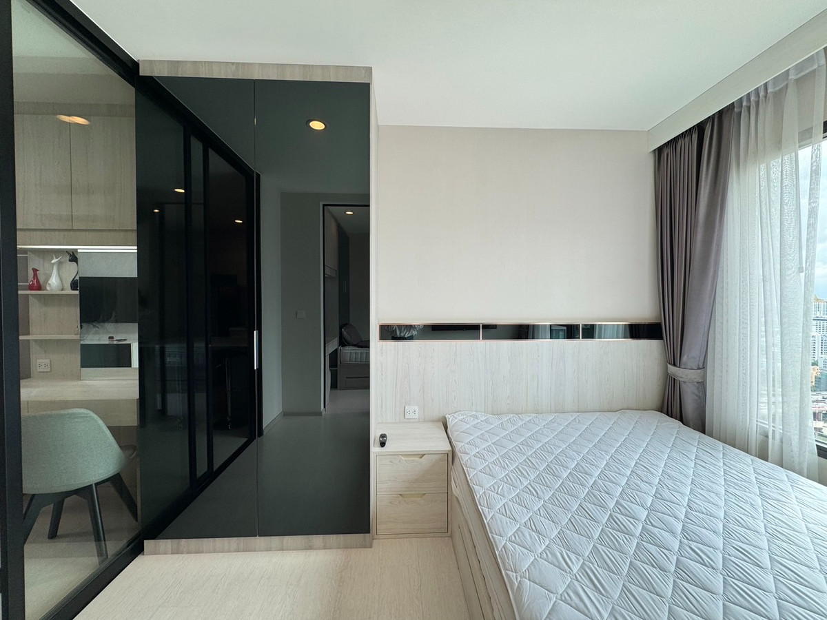 For RentCondoRama9, Petchburi, RCA : (for rent) Life Asoke near MRT Phetchaburi and Airport Link Makkasan