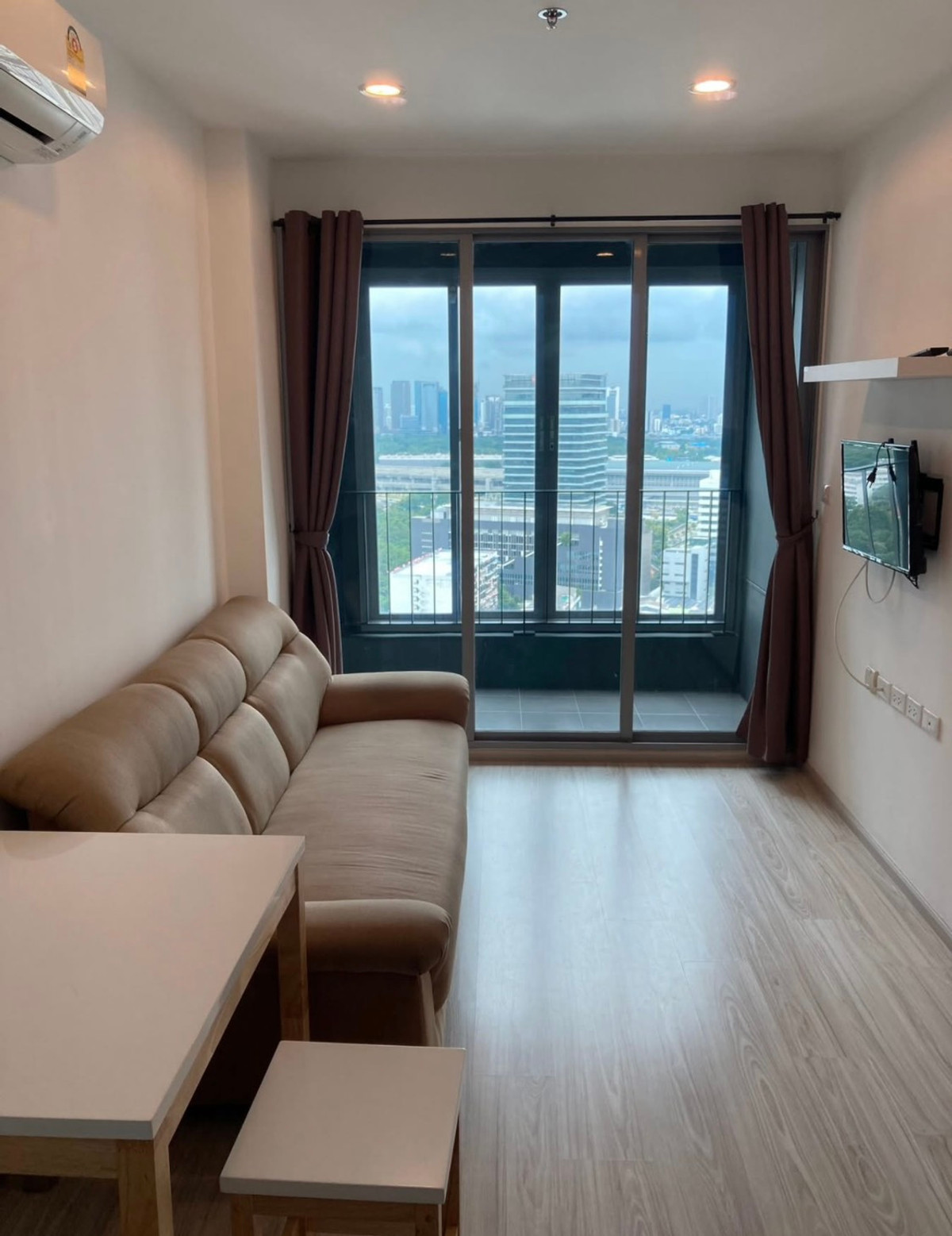 ให้เช่าคอนโดบางซื่อ วงศ์สว่าง เตาปูน :  ⭐️ Ideo Mobi Bangsue Grand Interchange  ⭐️ 1 ห้องนอน 31 ตรม. แต่งสวย เฟอร์นิเจอร์ละเครื่องใช้ไฟฟ้าครบ