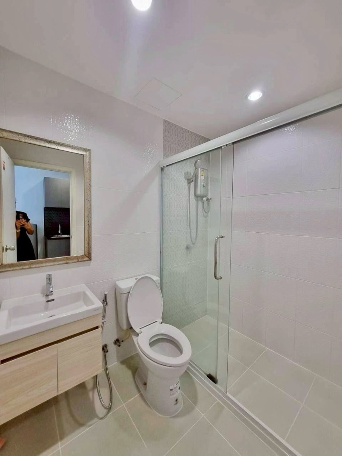 ให้เช่าคอนโดปิ่นเกล้า จรัญสนิทวงศ์ : 💙@condocurator 💙 ให้เช่า Thana Astoria เฟอร์นิเจอร์ครบ มีเครื่องซักผ้า [PM4840]