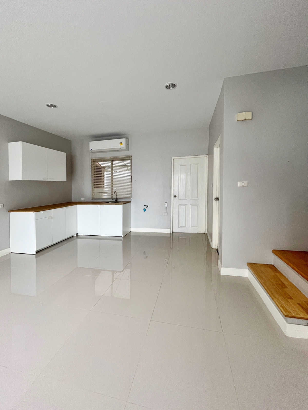 ขายทาวน์โฮมพระราม 5 ราชพฤกษ์ บางกรวย : พร้อมขาย ทาวน์โฮม TEMPO TOWN รัตนาธิเบศร์-ไทรม้า