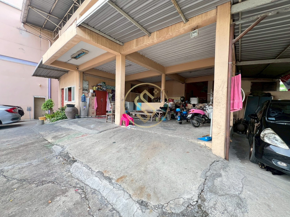 ให้เช่าโกดังปิ่นเกล้า จรัญสนิทวงศ์ : ให้เช่าโกดัง ขนาดใหญ่  1,100 ตารางเมตร  ริมถนนราชพฤกษ์  ใกล้สามเสนวิลล่า ราชพฤกษ์