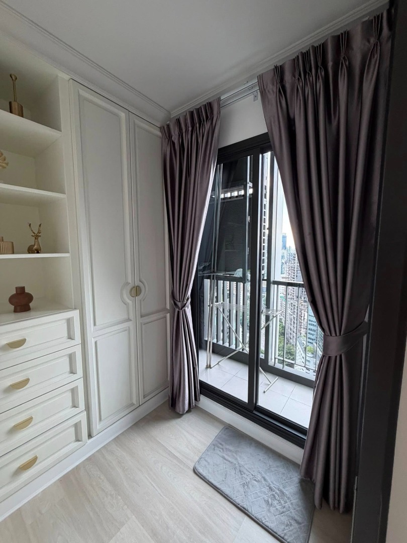 ให้เช่าคอนโดวิทยุ ชิดลม หลังสวน : 🔥ให้เช่าด่วน🔥ไลฟ์ วัน ไวร์เลส ห้องกว้าง ตกแต่งสวย เฟอร์นิเจอร์ครบพร้อมเข้าอยู่ทันที ใกล้ Bts เพลินจิต