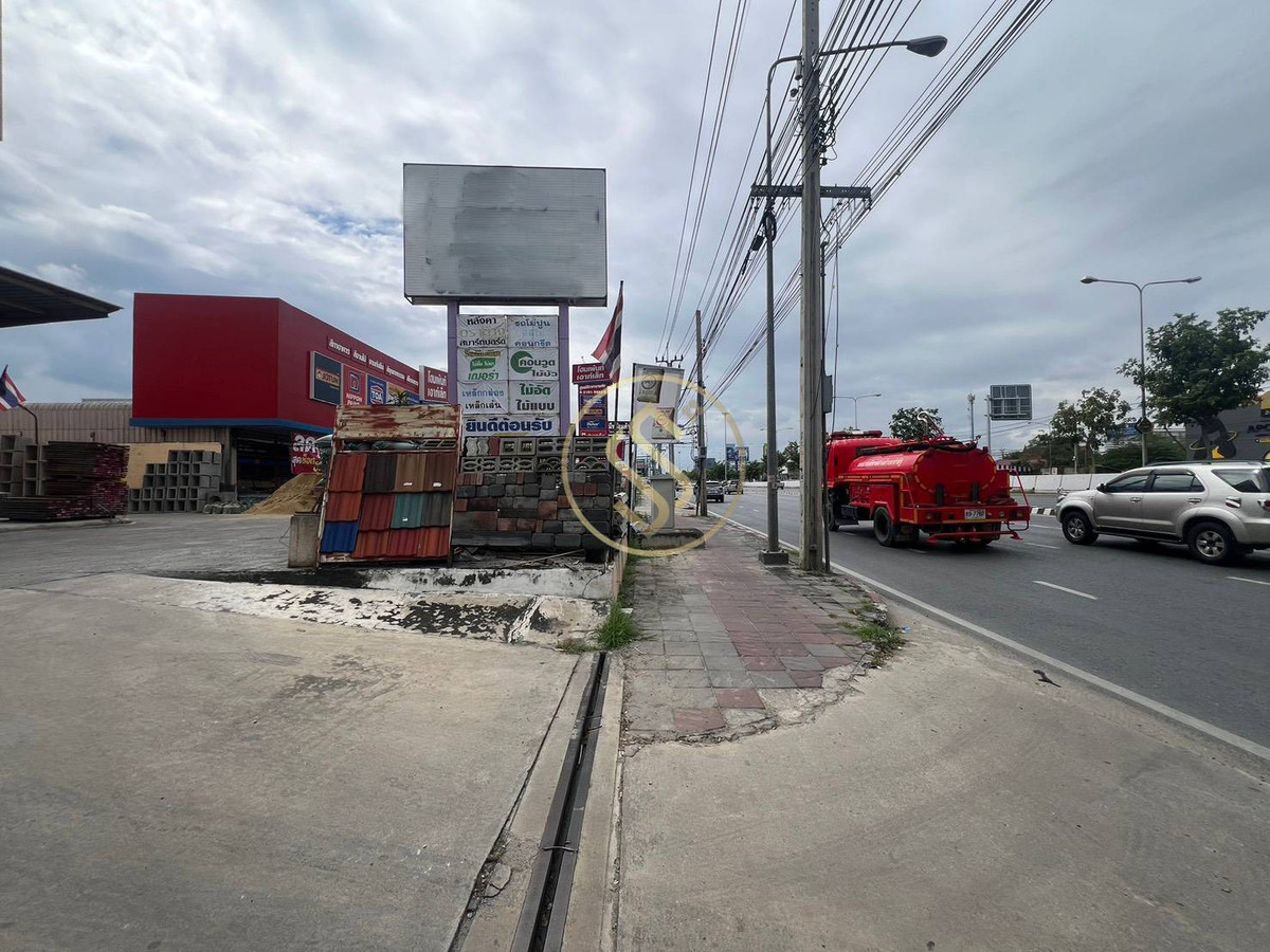 ให้เช่าโกดังปิ่นเกล้า จรัญสนิทวงศ์ : ให้เช่าโกดัง ขนาดใหญ่  1,100 ตารางเมตร  ริมถนนราชพฤกษ์  ใกล้สามเสนวิลล่า ราชพฤกษ์