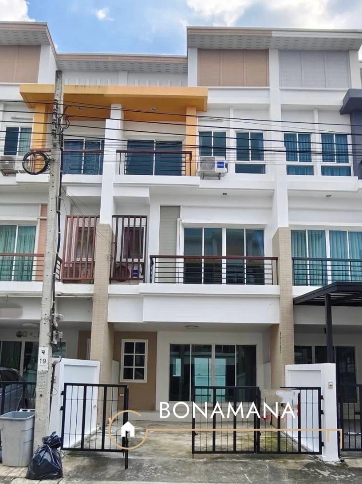 ให้เช่าทาวน์โฮมเกษตร นวมินทร์ ลาดปลาเค้า : ให้เช่าทาวน์โฮม/โฮมออฟฟิศ เกษตร-นวมินทร์ (ซอยมัยลาภ)