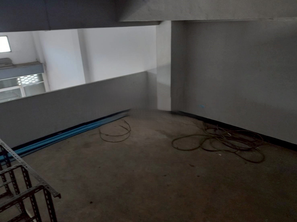 For SaleShop HouseChachoengsao : 95301 - 5-story commercial building for sale, prime location, Burapha City, Bangna-Trad Km. 42 (next to Mae Sri Gold Shop)