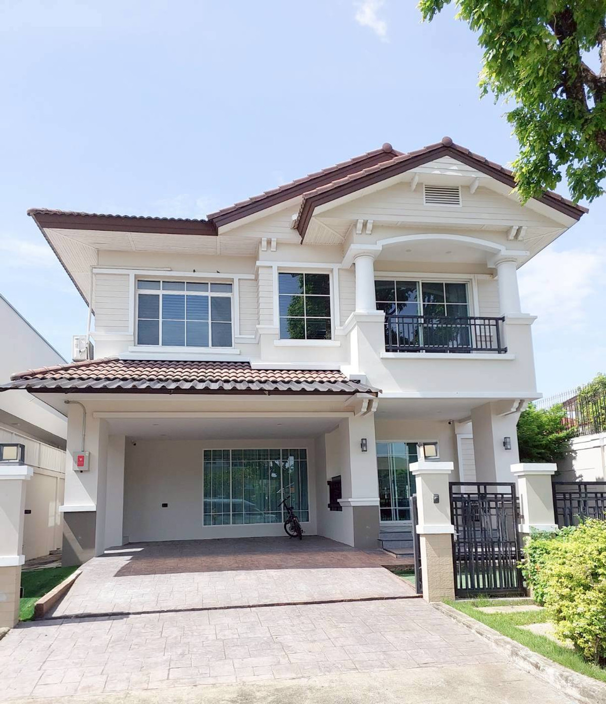 For RentHouseBang kae, Phetkasem : Single house for rent – ​​Nanthawan Village Sathorn-Ratchaphruek near 🚈 BTS Bang Wa, 3 bedrooms, 3 bathrooms.