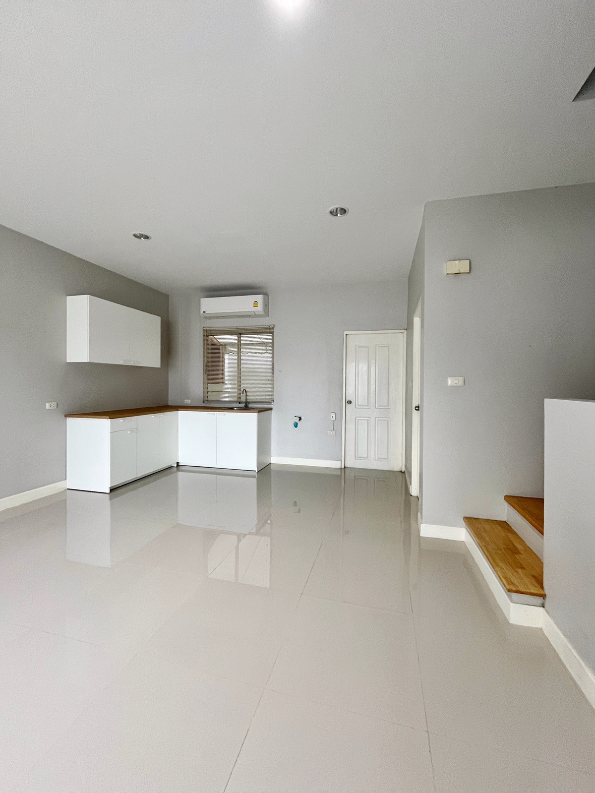 ขายทาวน์โฮมพระราม 5 ราชพฤกษ์ บางกรวย : พร้อมขาย ทาวน์โฮม TEMPO TOWN รัตนาธิเบศร์-ไทรม้า