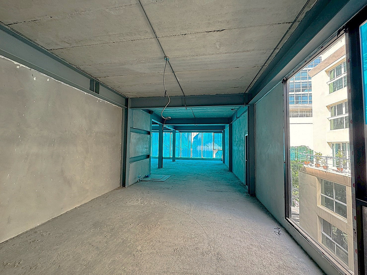 For RentRetail SpaceWitthayu, Chidlom, Langsuan, Ploenchit : 💥 Newly built shop space for rent, price lower than Ploenchit market, suitable for all types of business ** NO CO-AGENT **