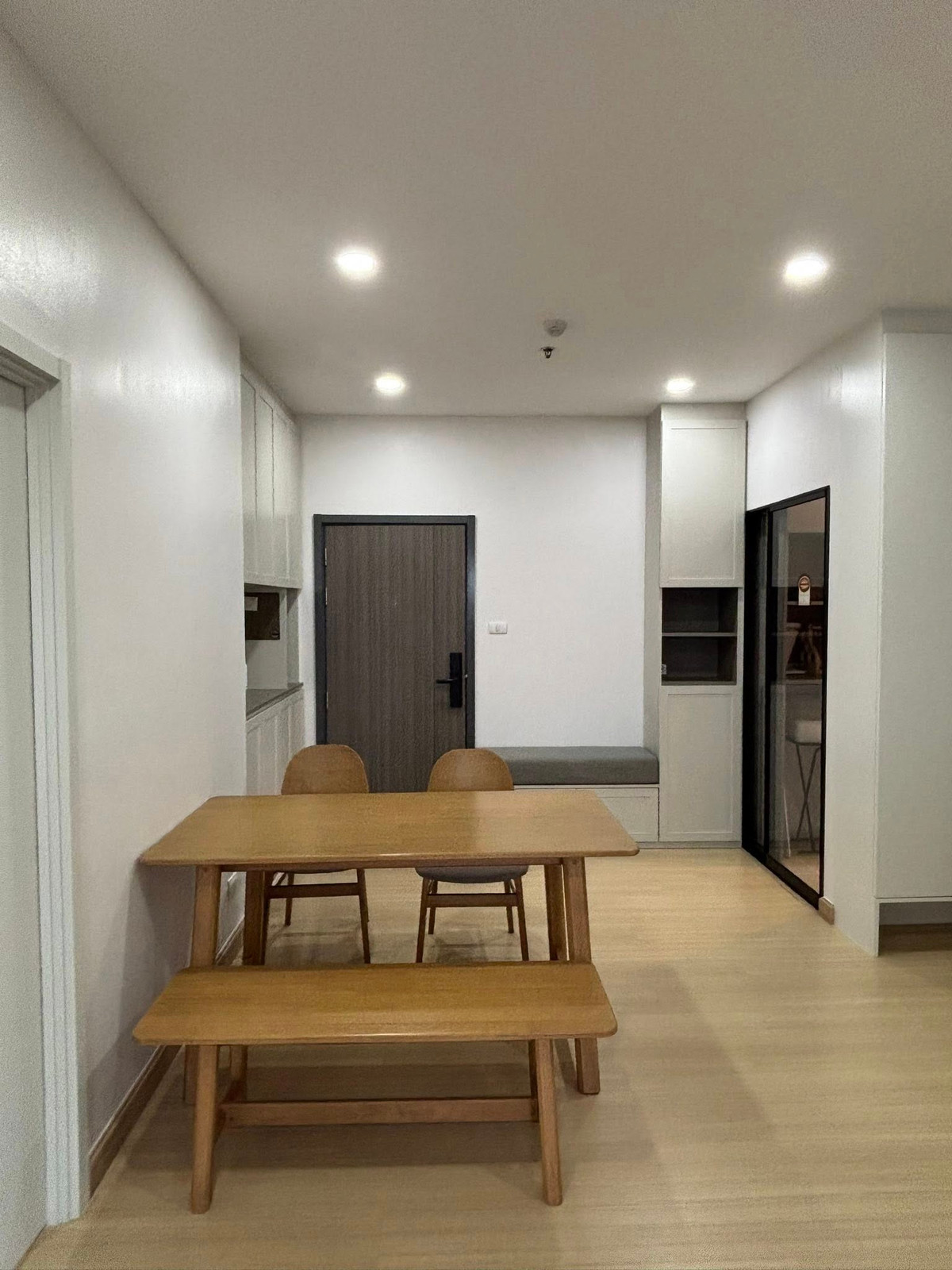 For RentCondoWongwianyai, Charoennakor : ⭐️ Supalai Loft Prajadhipok - Wongwian Yai ⭐️ 2 bedrooms, 2 bathrooms, 70 sq m., 9th floor, Built-in, fully furnished, ready to move in.