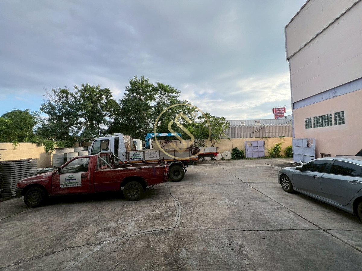 ให้เช่าโกดังปิ่นเกล้า จรัญสนิทวงศ์ : ให้เช่าโกดัง ขนาดใหญ่  1,100 ตารางเมตร  ริมถนนราชพฤกษ์  ใกล้สามเสนวิลล่า ราชพฤกษ์