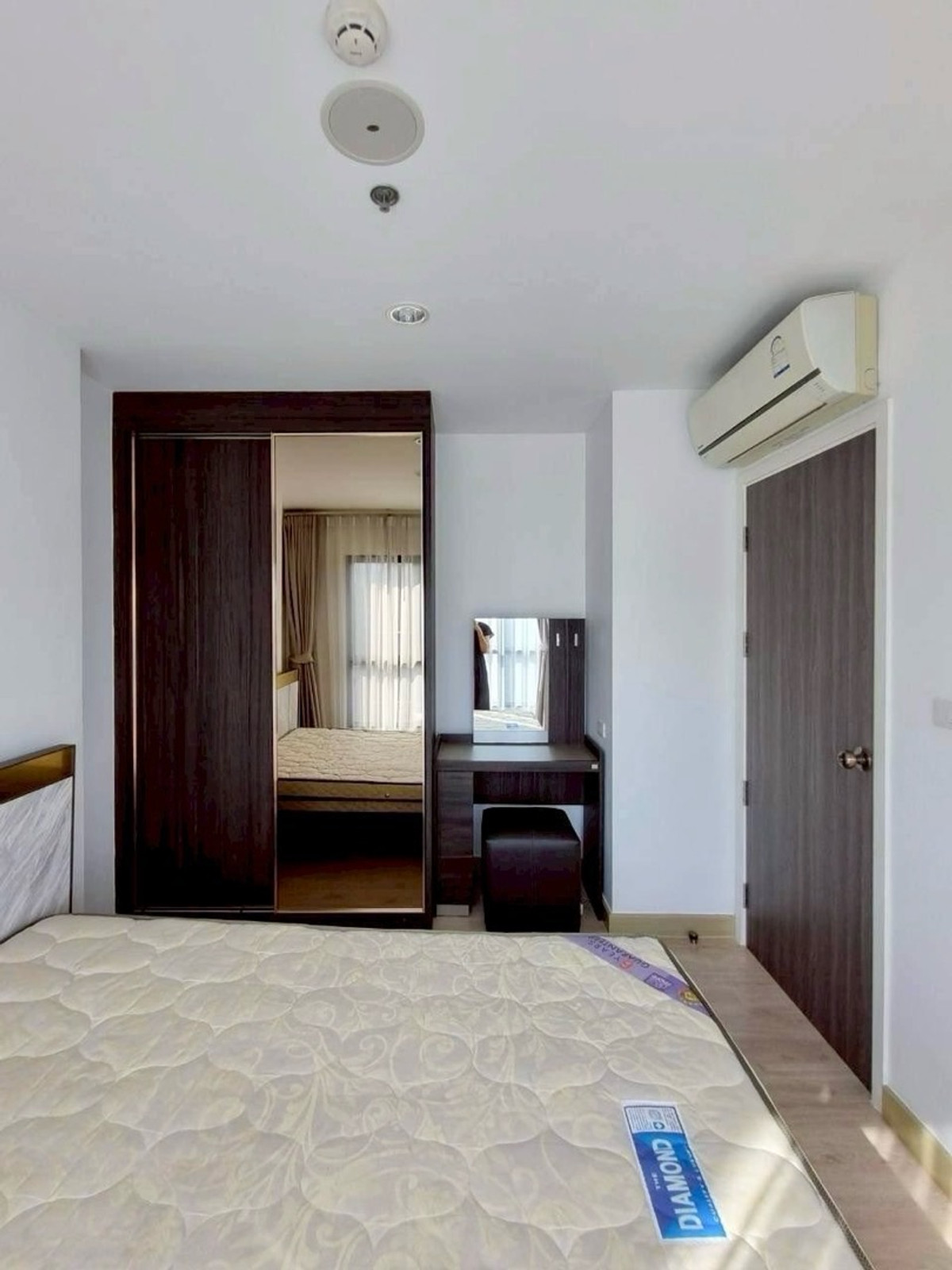 ให้เช่าคอนโดปิ่นเกล้า จรัญสนิทวงศ์ : 💙@condocurator 💙 ให้เช่า Thana Astoria เฟอร์นิเจอร์ครบ มีเครื่องซักผ้า [PM4840]