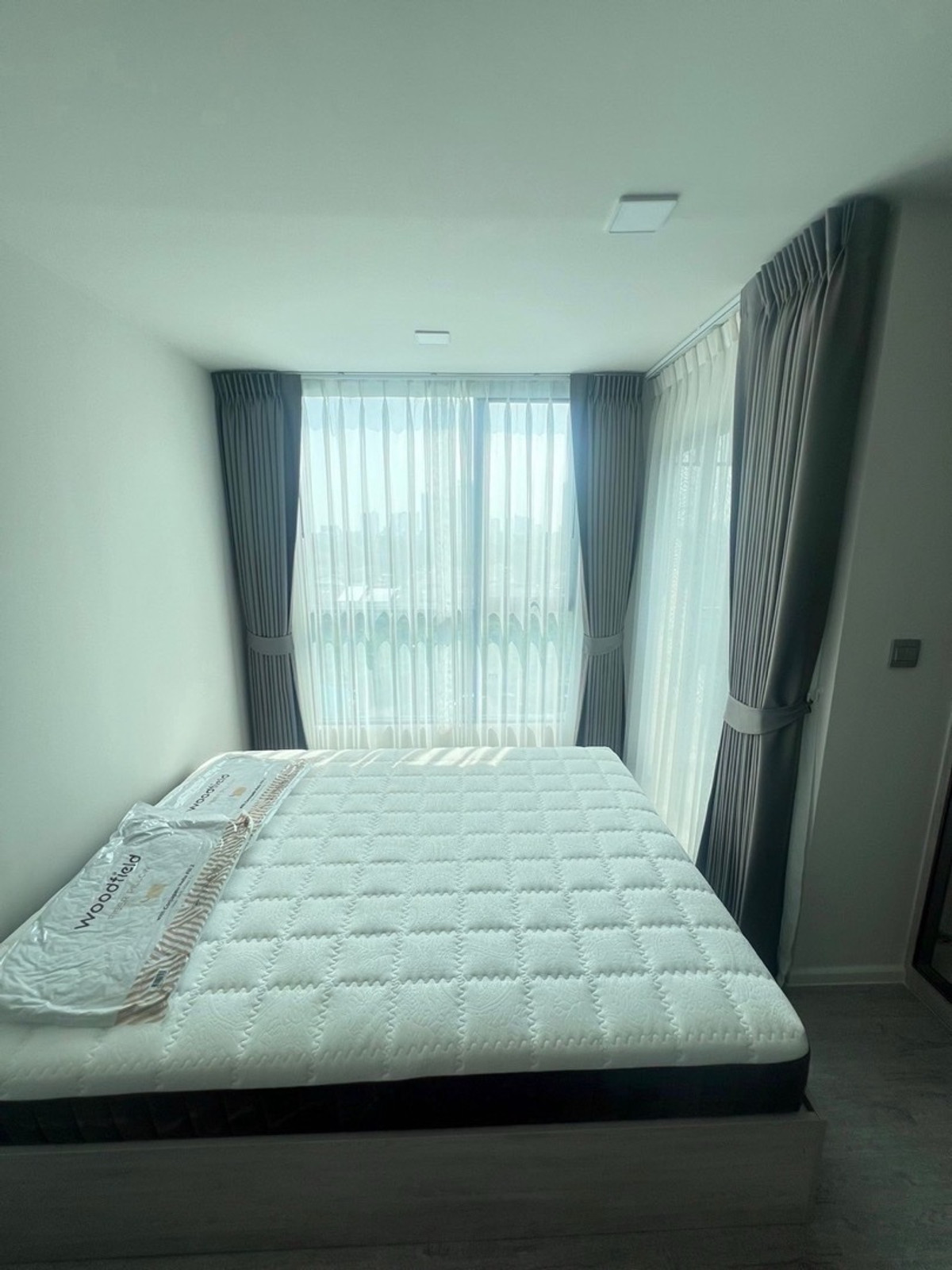 For RentCondoBangna, Bearing, Lasalle : Condo for rent Atmoz Tropicana Bangna (Atmoz Tropicana Bangna) Room size: 24 sq m Floor: 7 Building/Building: D Price: 8,500 baht Nearby places: Yellow Line MRT