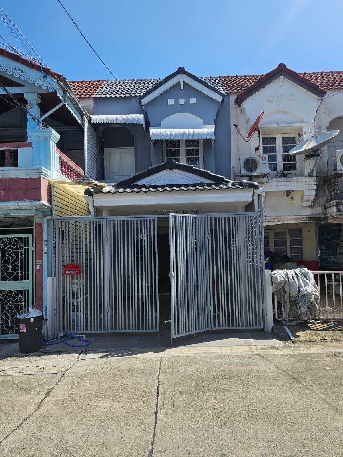 For RentTownhomePathum Thani,Rangsit, Thammasat : •	ทาวน์เฮ้าส์ 2 ชั้น หมู่บ้านรินทอง ลำลูกกา 17 ตร.ว. แต่งใหม่ พร้อมเข้า เช่า 10,000