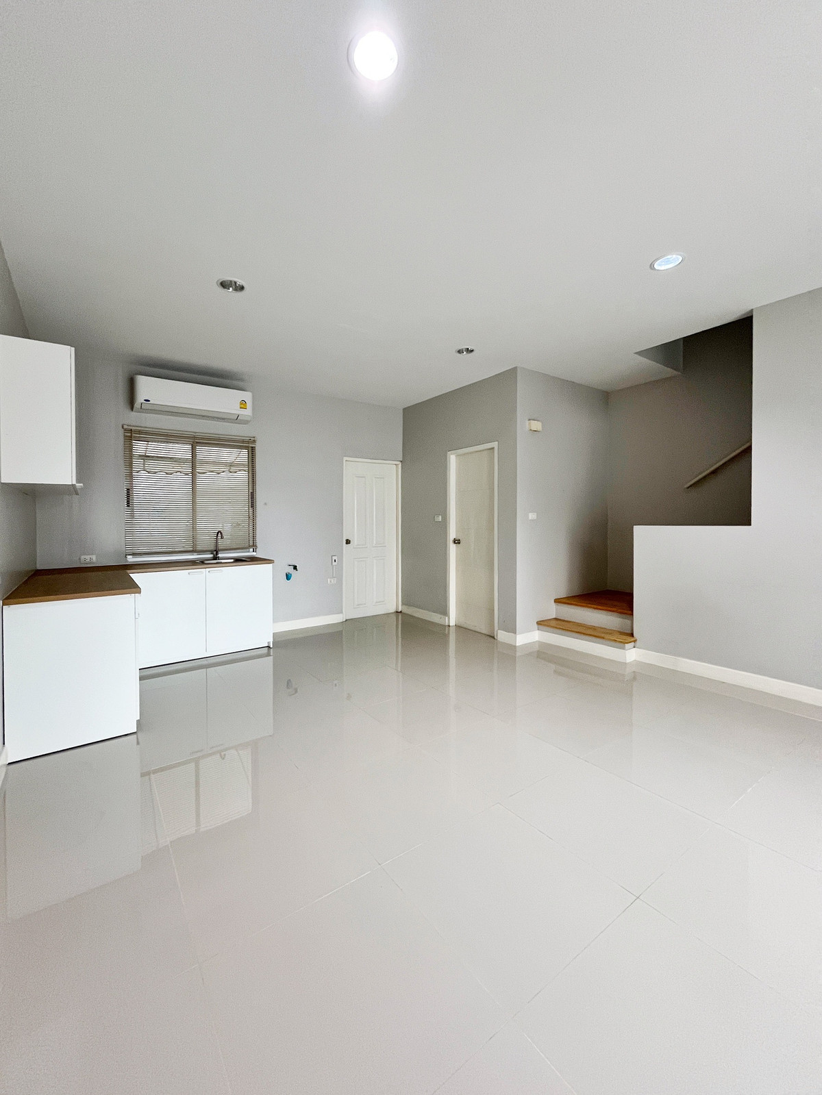 ขายทาวน์โฮมพระราม 5 ราชพฤกษ์ บางกรวย : พร้อมขาย ทาวน์โฮม TEMPO TOWN รัตนาธิเบศร์-ไทรม้า