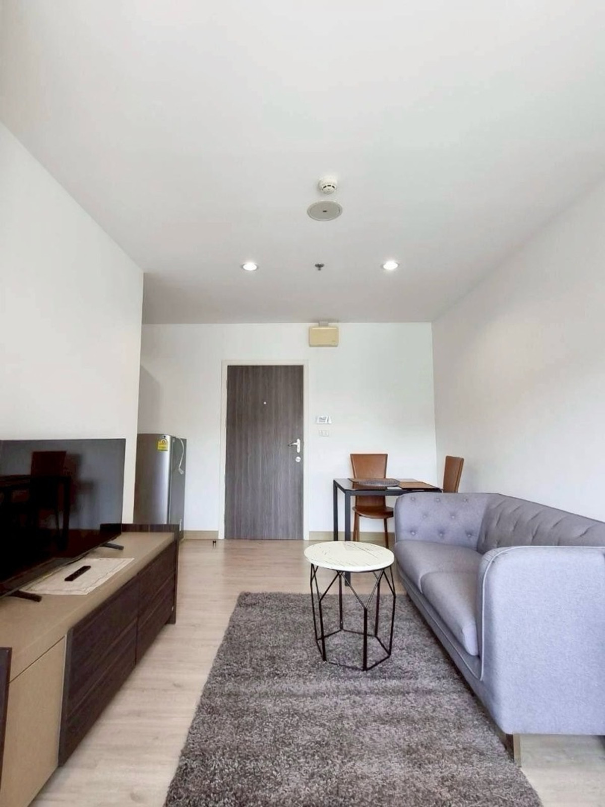 ให้เช่าคอนโดปิ่นเกล้า จรัญสนิทวงศ์ : 💙@condocurator 💙 ให้เช่า Thana Astoria เฟอร์นิเจอร์ครบ มีเครื่องซักผ้า [PM4840]