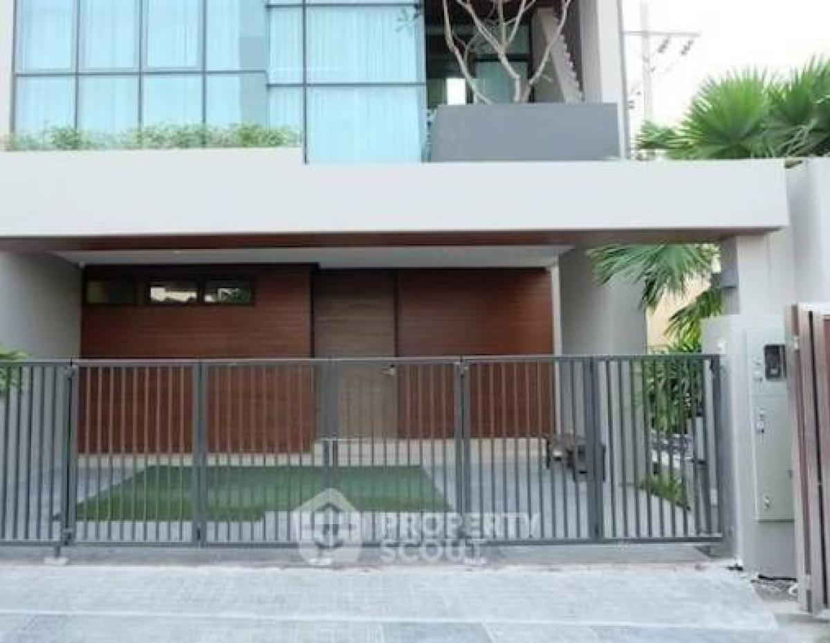 ให้เช่าทาวน์โฮมอ่อนนุช อุดมสุข : ทาวน์เฮาท์ 3-ห้องนอน ที่ เดอะ พาร์ค เลน เอกมัย 22 ใกล้ ARL รามคำแหง