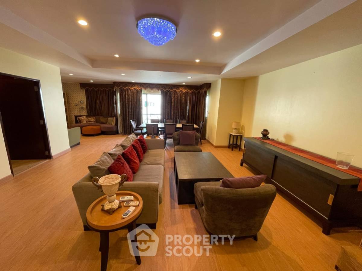 For RentCondoSathorn, Narathiwat : 3-BR Condo at Sathorn Gardens near MRT Si Lom