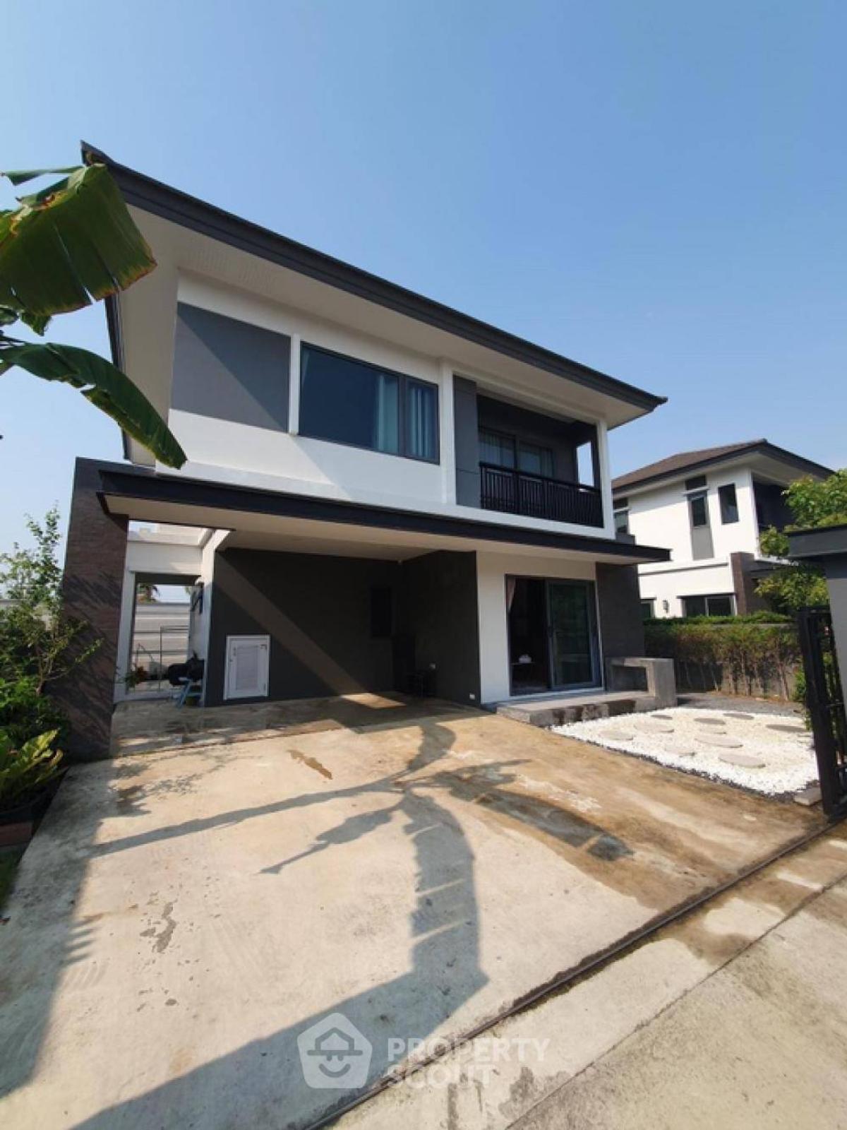 For SaleHouseSamut Prakan,Samrong : 3-BR House at Britania Bangna-KM.12 in Bang Phli Yai