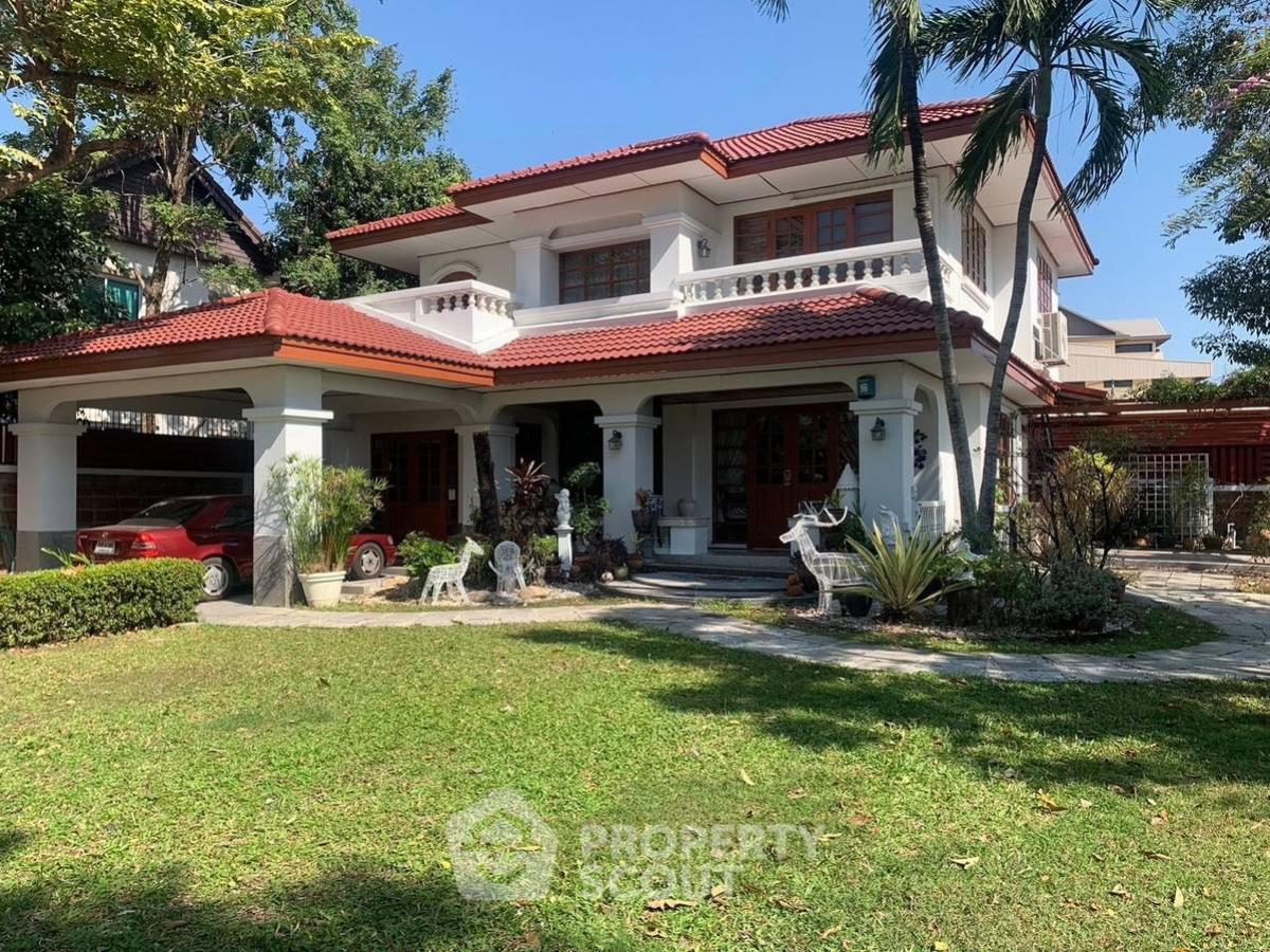 For SaleHouseSamut Prakan,Samrong : 4-BR House at Ladawan Srinakarin in Samrong Nuea