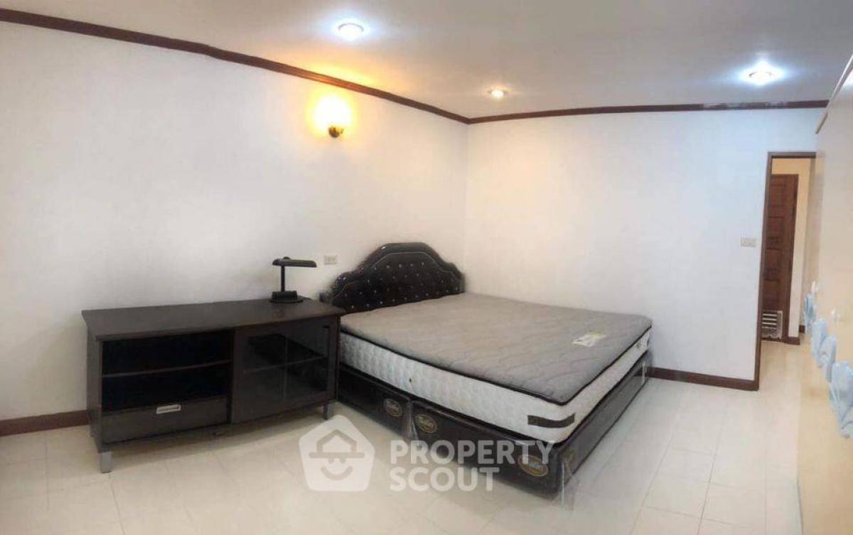 ขายคอนโดสุขุมวิท อโศก ทองหล่อ : คอนโด 2-ห้องนอน ที่ อารีย์ เพลส สุขุมวิท 26 ใกล้ BTS พร้อมพงษ์