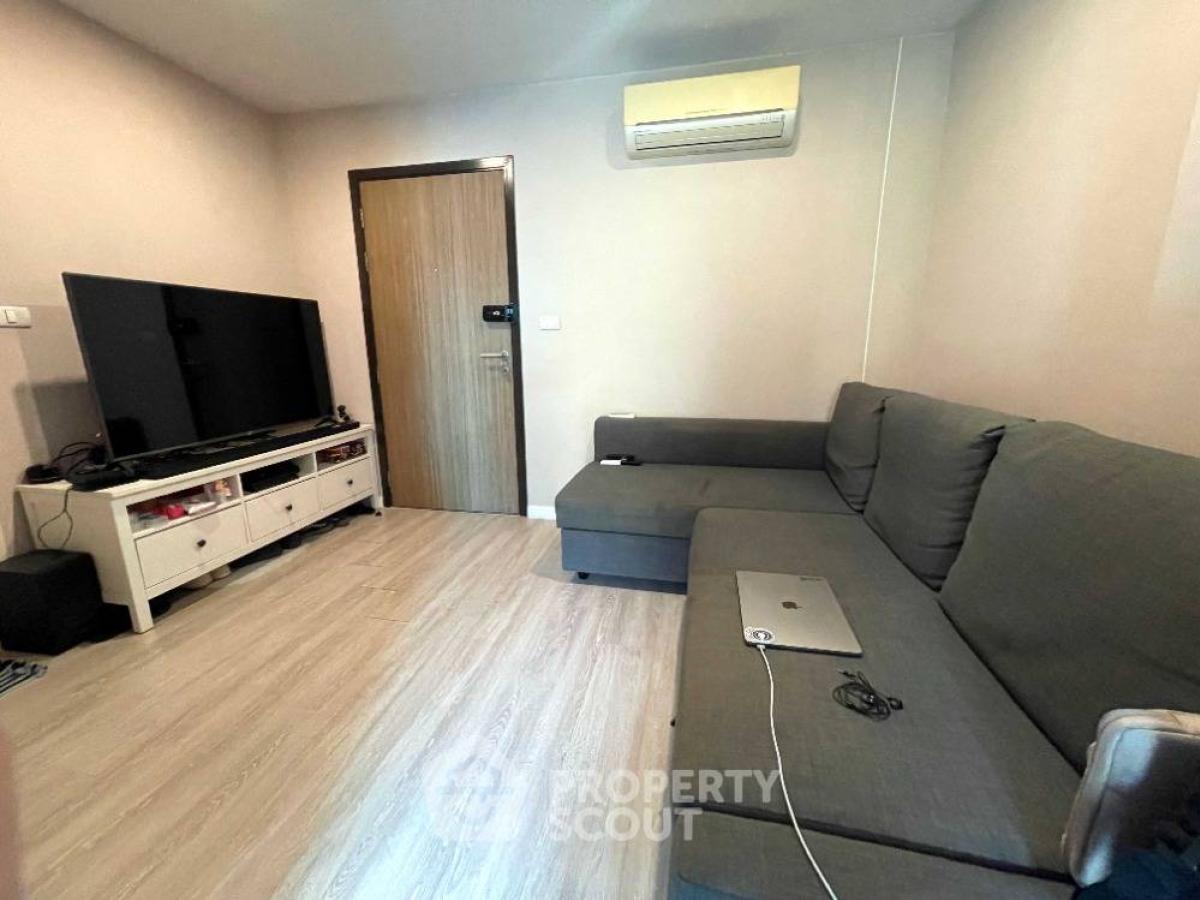 For SaleCondoKhlongtoei, Kluaynamthai : 1-BR Condo at Metroluxe Rama 4 near BTS Ekkamai
