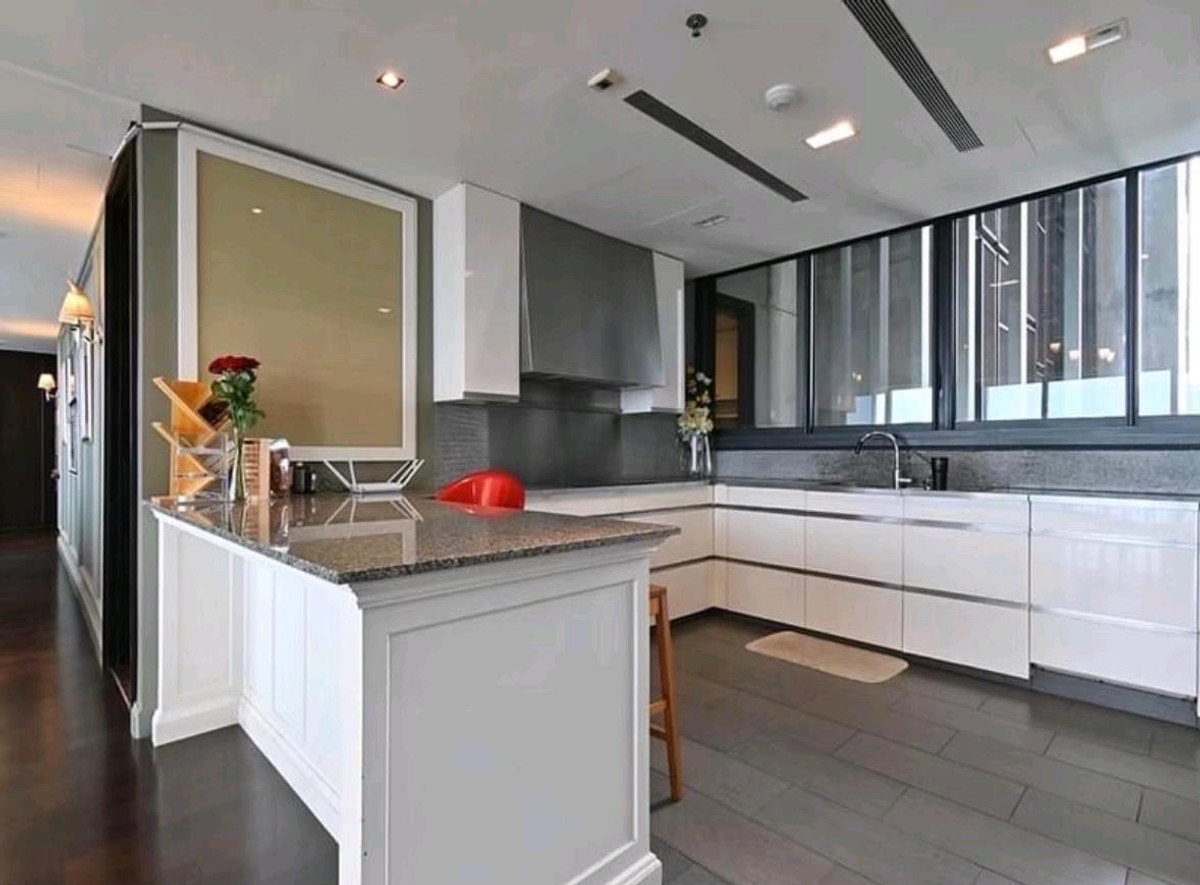 CondoSathorn, Narathiwat : 📌For RENT | The Met Sathorn - 4BR Duplex (366 sqm) 300,000 THB / 99,000,000 THB