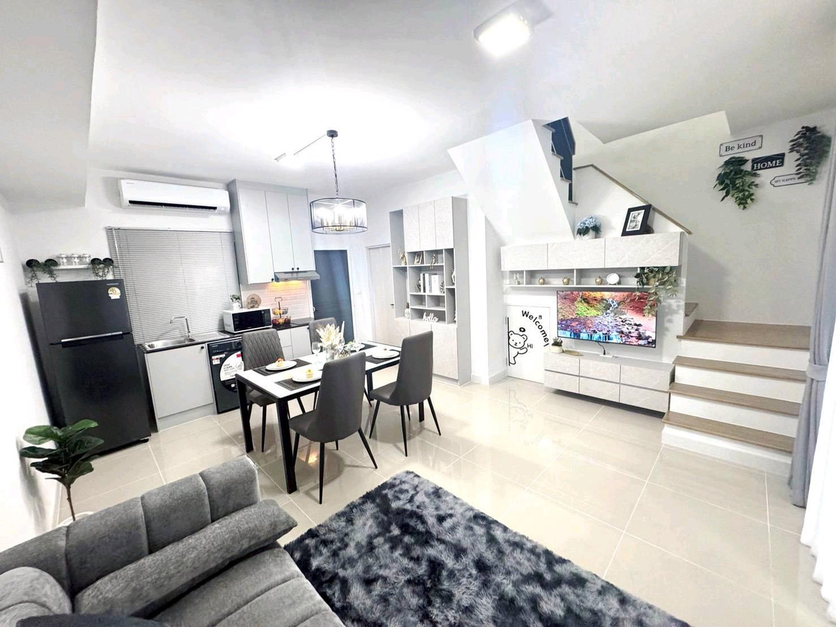 ให้เช่าทาวน์โฮมบางนา แบริ่ง ลาซาล : ปล่อยเช่า Pleno สุขุมวิท-บางนา 2 
เฟอร์นิเจอร์ครบ Fully Furnished พร้อมเข้าอยู่ได้ทันที 