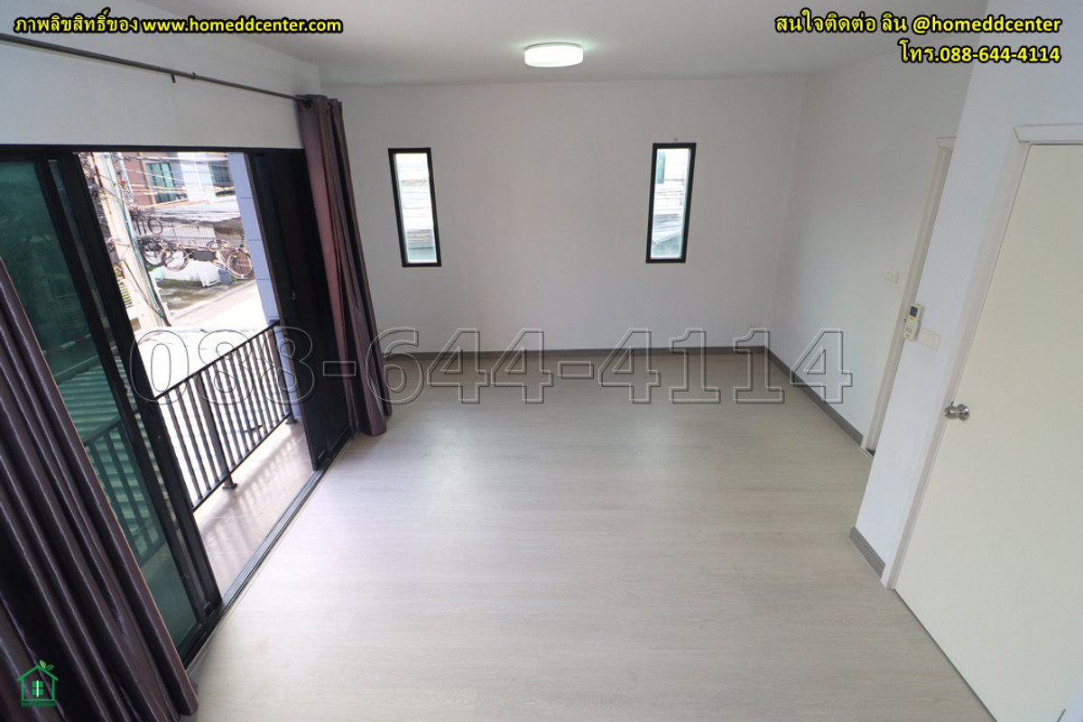 ขายทาวน์โฮมลาดพร้าว101 แฮปปี้แลนด์ : ทาวน์โฮม 3 ชั้น หลังมุม เดอะคอนเนค อัพ 3 ลาดพร้าว 126 （The Connect Up 3, Ladprao 126）ใกล้เดอะมอลล์บางกะปิ MRT สีเหลือง ลาดพร้าว 101