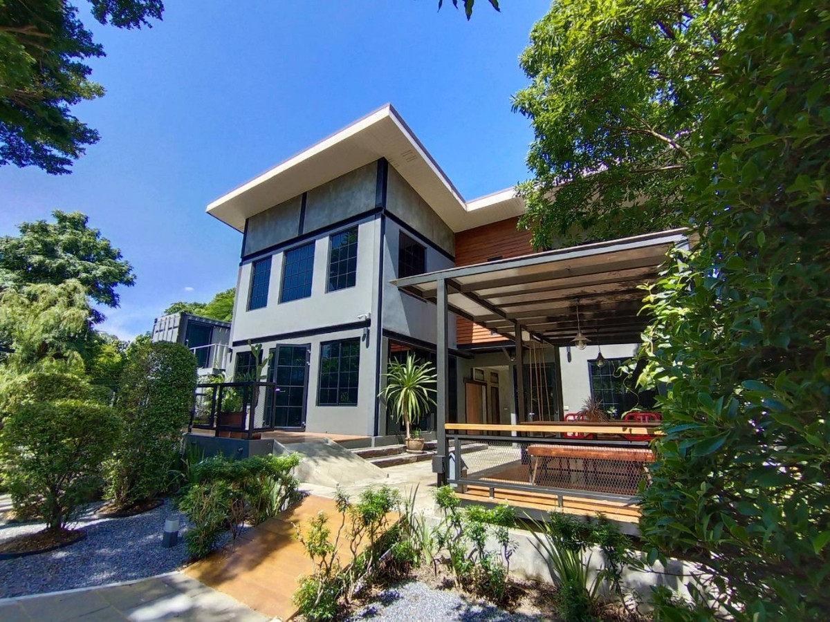For RentHome OfficeRama5, Ratchapruek, Bangkruai : Single house for rent, modern loft style, on an area of ​​250 sq m, suitable for a home office, co working space or other businesses, near Pizzeria Maria, near Rama 5 roundabout.